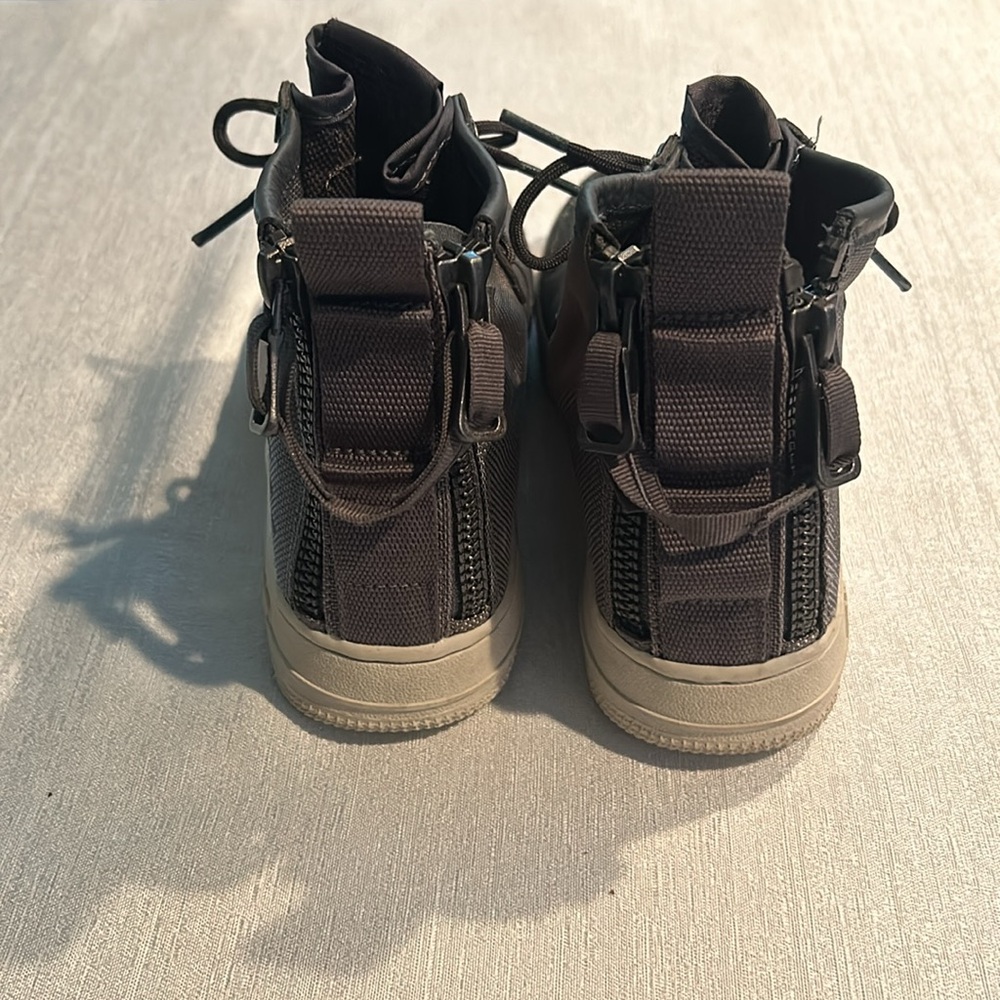 Nike Sf Air Force 1 Mid Dark Grey - Picture 3 of 7